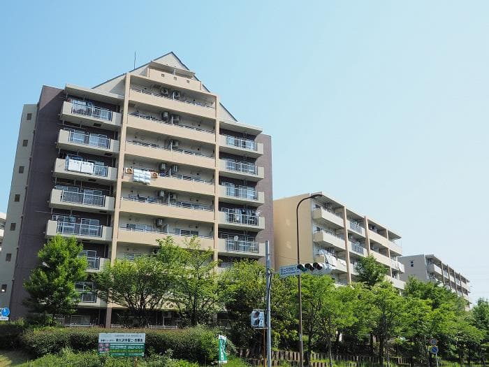 多摩ニュータウン 南大沢学園二番街の外観写真