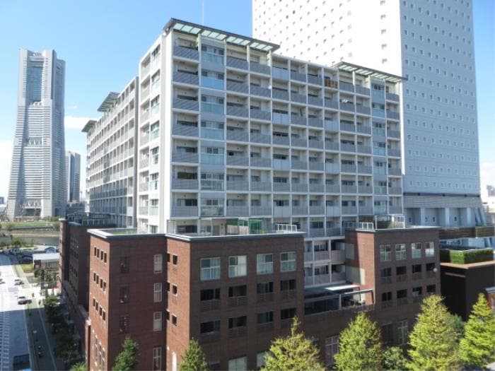 シャレール海岸通の外観写真