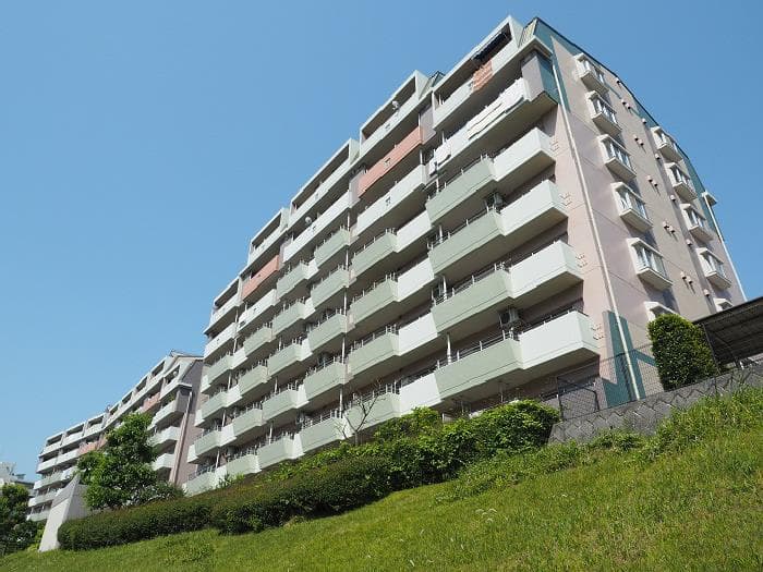 多摩ニュータウン 南大沢学園四番街の外観写真